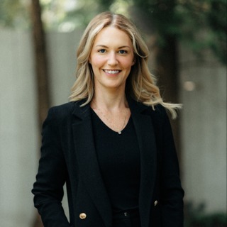 Meg Barron headshot